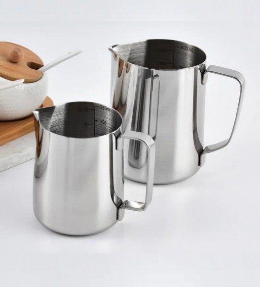 ПИТЧЕР (вспениватель) для молока 600 мл с внутренней шкалой. Сталь 304. ПИТЧЕР (вспениватель) для молока 600 мл с внутренней шкалой. Сталь 304.