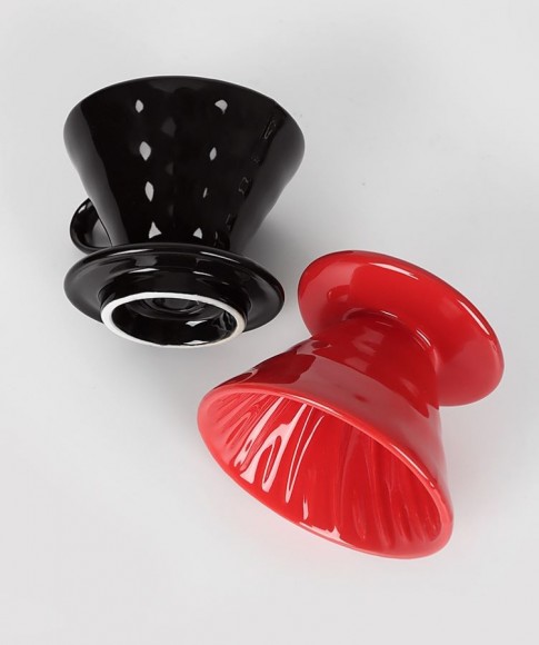 Воронка красная керамическая (пуровер) V-01 для заваривания способом Hario. 1-2 чашки