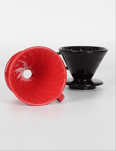 Воронка красная керамическая (пуровер) V-01 для заваривания способом Hario. 1-2 чашки