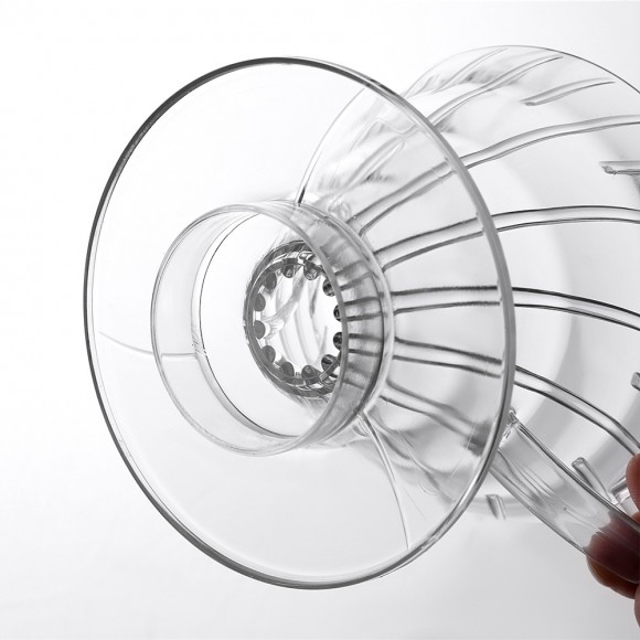 Воронка пластиковая (пуровер) V-02 для заваривания способом Hario. Воронка пластиковая (пуровер) V-02 для заваривания способом Hario.