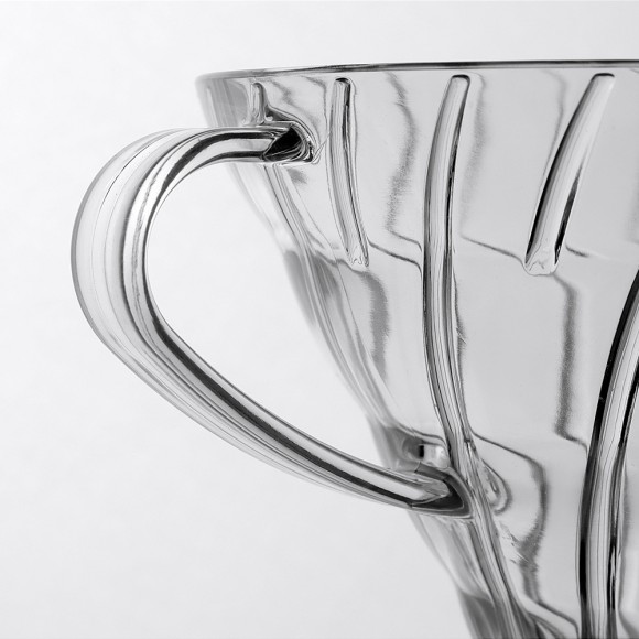 Воронка пластиковая (пуровер) V-02 для заваривания способом Hario. Воронка пластиковая (пуровер) V-02 для заваривания способом Hario.