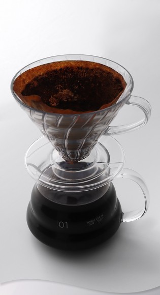 Воронка пластиковая (пуровер) V-02 для заваривания способом Hario. Воронка пластиковая (пуровер) V-02 для заваривания способом Hario.